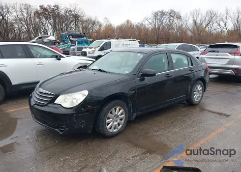 2010 Chrysler Sebring Touring z USA, uszkodzony, nr VIN 1C3CC4FB8AN119590
